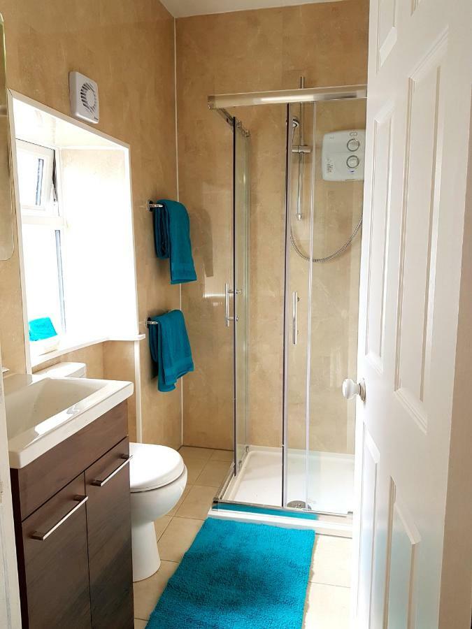 Townhouse In Centre Of Cobh Apartment Ngoại thất bức ảnh