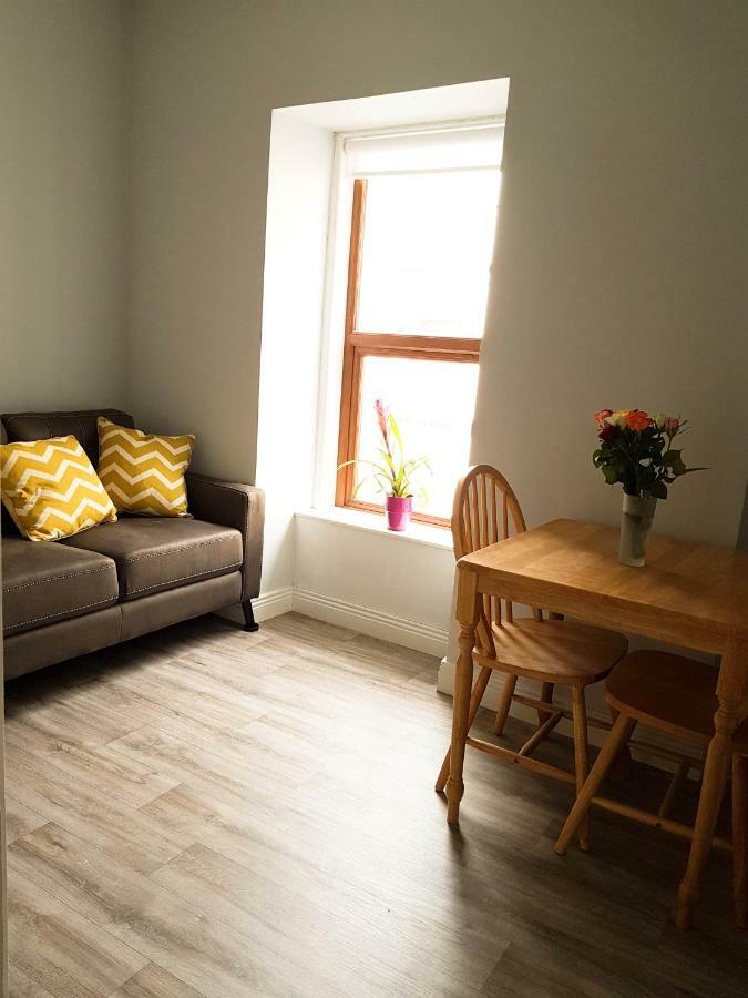 Townhouse In Centre Of Cobh Apartment Ngoại thất bức ảnh